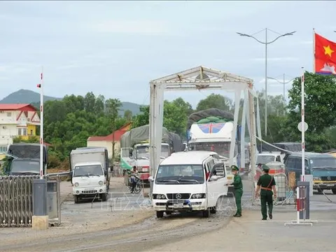 Thu hút phát triển hạ tầng thương mại biên giới và logistics