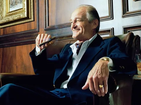 Có hàng nghìn tỷ đồng ở độ tuổi U80, Chủ tịch HĐQT REE và Hà Đô vẫn hăng say chinh chiến thương trường Việt