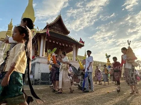 Việt Nam đã rót tổng cộng 5,5 tỷ USD, doanh nghiệp Việt nộp ngân sách nước này 200 triệu USD/năm