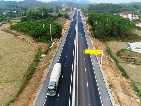 Chính phủ: Phấn đấu hoàn thành mục tiêu có 3.000km đường bộ cao tốc vào năm 2025