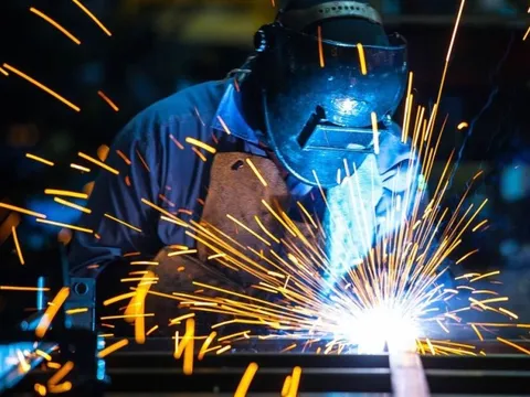 Công ty thép đầu tiên báo lãi cả năm 2023