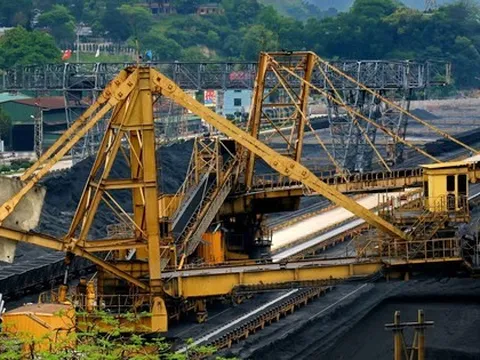 Yêu cầu TKV đảm bảo than cho sản xuất điện