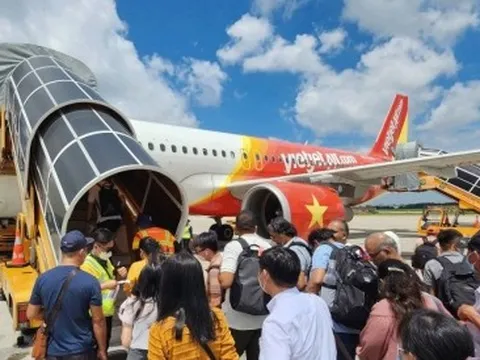 Ngành hàng không chuẩn bị gì nếu nhu cầu bay dịp Tết tăng đột biến?