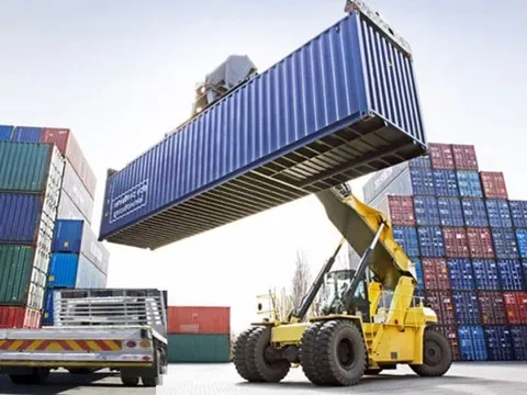 Trị giá xuất nhập khẩu năm 2023 cán mốc gần 700 tỷ USD