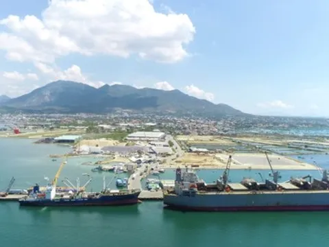 Cảng Cam Ranh không về đích kế hoạch năm, lương lãnh đạo giảm 24%