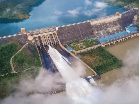 Nhà máy điện giữ 3 kỷ lục "khổng lồ": Vốn lớn nhất, công suất cao nhất, sản lượng nhiều nhất Việt Nam