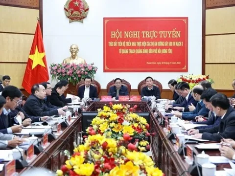 Thủ tướng họp với Bí thư, Chủ tịch 9 tỉnh thúc đẩy dự án đường dây 500kV mạch 3
