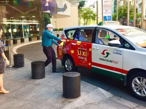 Năm 2023, Vinasun thu lãi 24 tỷ đồng nhờ quảng cáo trên thân xe taxi