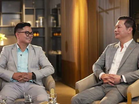 Chốt deal gần 50 tỷ đồng với Aplus Home, Shark Hưng bác nhận định "qua thời hoàng kim" của Shark Bình: Lúc thóc cao gạo kém, nhà ở giá rẻ sẽ lên ngôi