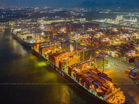 Thị xã có cảng nước sâu lớn nhất Việt Nam, sắp lên thành phố liên tục được "chaebol" Hàn Quốc rót vốn: Mới nhất là dự án nhiên liệu gần 10.000 tỷ đồng