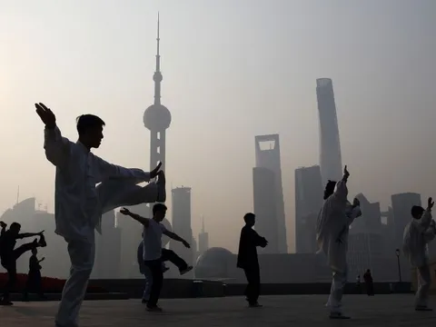 Láng giềng ghi nhận tỷ lệ nợ kỷ lục - vượt gần 300% GDP, Việt Nam kiểm soát nợ công ở mức an toàn