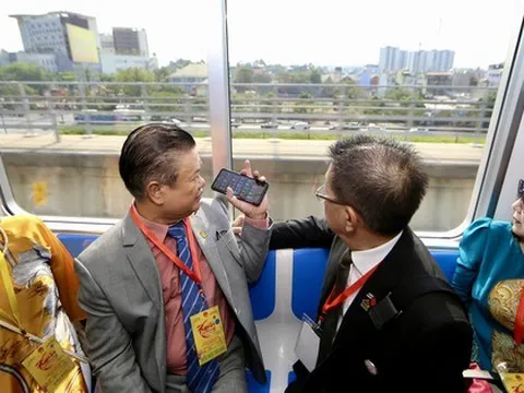 Kiều bào xúc động khi ngắm TP HCM từ tuyến metro số 1