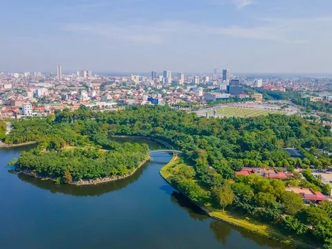 Hai doanh nghiệp nộp 2.000 tỷ đồng chỉ trong một tuần, tỉnh miền Trung nhảy 4 bậc trên bảng xếp hạng thu ngân sách