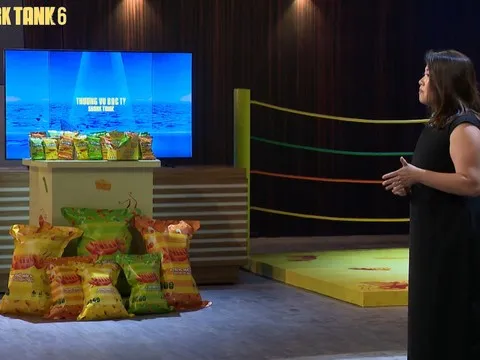 Top 5 thương vụ "hot" nhất Shark Tank mùa 6: Thuyền Xưa không chiêu trò vẫn hút thảo luận gấp 8 lần TikToker Long Chun, startup snack dế mèn tăng 12,5 lần doanh thu trên Shopee