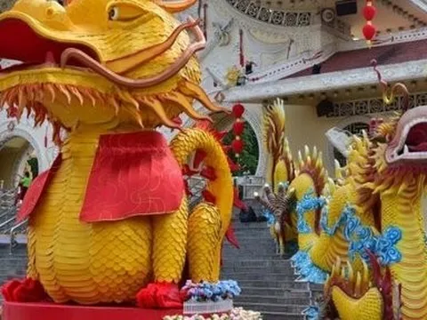 Chiêm ngưỡng linh vật rồng oai dũng, “rồng Gen Z” ở TP.HCM