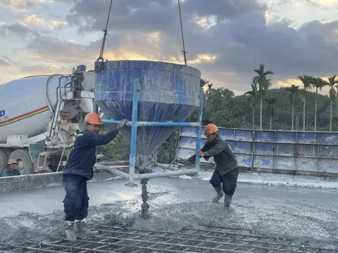 Tập đoàn Sơn Hải: 700 công nhân tổ chức "3 ca, 4 kíp" làm việc 24/7 xuyên Tết trên đoạn cao tốc dự kiến hoàn thành trước hạn ít nhất 1 năm