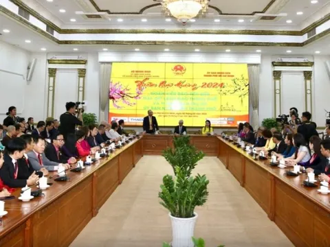 Kiều hối năm 2023 gần bằng một nửa tổng thu ngân sách TP.HCM