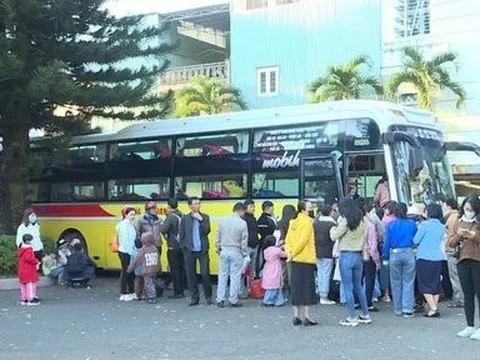 Ấm lòng những chuyến xe nghĩa tình