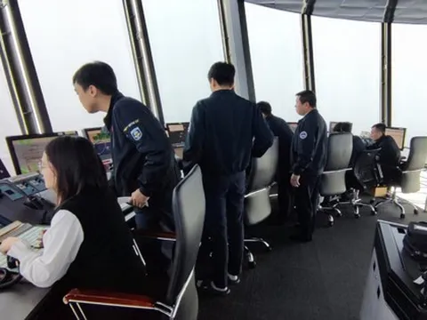 Sương mù dày đặc tại sân bay Nội Bài, ngành hàng không họp khẩn