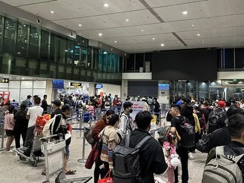 Vì sao chậm, hủy chuyến bay Tết tăng đột biến?