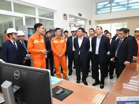 Bộ trưởng Bộ Công Thương kiểm tra công tác đảm bảo xăng dầu - điện Tết Nguyên đán 2024