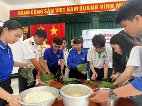 Sôi nổi hội thi gói bánh chưng, gói giò Tết Nguyên đán Giáp Thìn 2024