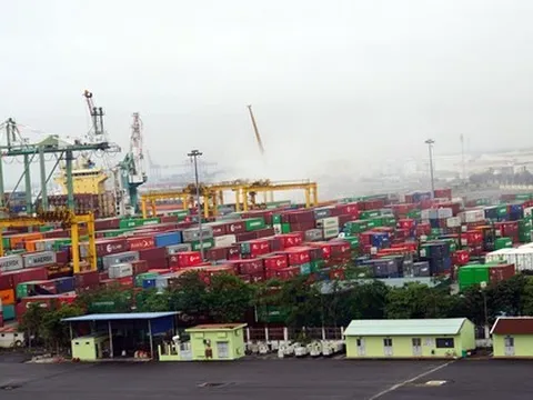 Gấp rút ‘chạy lệnh’ thông quan ngày áp Tết