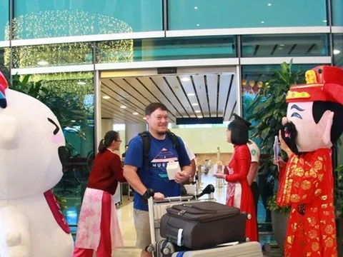 Hơn 120 chuyến bay ‘xông đất’ Đà Nẵng ngày mùng 1 Tết