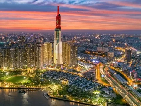 Nền kinh tế Việt Nam năm 2024 chỉ có một hướng là tiến lên phía trước, hướng tới đỉnh cao hơn