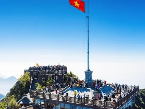 Du khách đổ về Sa Pa, khách sạn "cháy" phòng