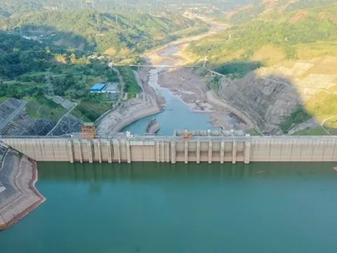 Tiêu thụ giảm mạnh, cảnh báo nước về hồ thủy điện rất thấp