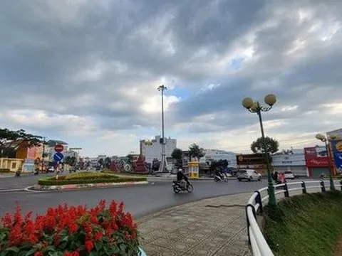 Lưu lượng phương tiện giao thông đổ về Đà Lạt tăng cao trong dịp Tết