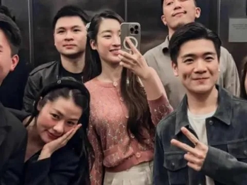 Hoa hậu Đỗ Mỹ Linh và chồng chủ tịch tụ tập cùng người thân đầu năm, một cử chỉ đủ thấy nàng hậu hạnh phúc khi làm dâu hào môn