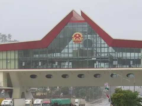 Từ hôm nay, nhiều cửa khẩu phía Bắc bắt đầu thông quan hàng hóa trở lại