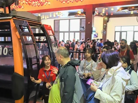 Khách đến Đà Nẵng chơi Tết tấp nập, du lịch thu gần 1.600 tỷ đồng