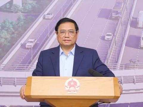 Thủ tướng: Tăng tốc thực hiện các công trình giao thông trọng điểm