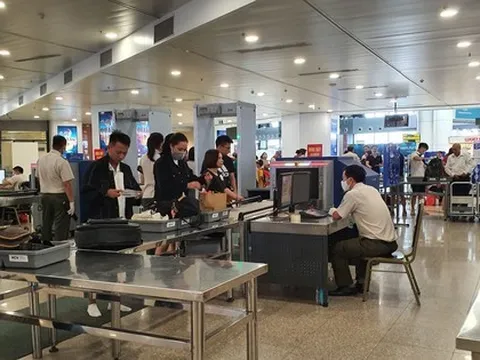 'Truy' trách nhiệm lãnh đạo khi phát hiện buôn lậu qua đường hàng không