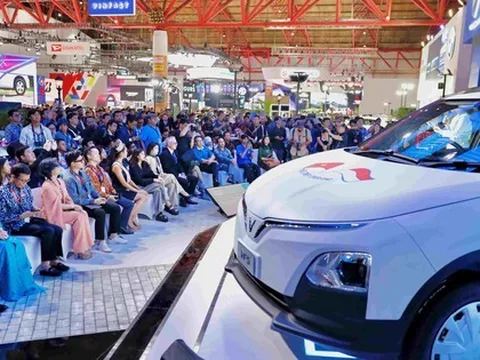 VinFast ký kết ý định thư hợp tác với 5 đại lý đầu tiên tại Indonesia