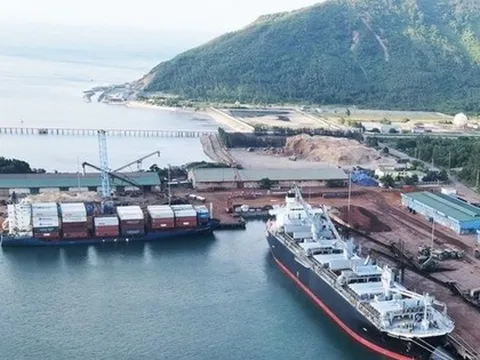 Ba nhà đầu tư muốn làm đường nối cảng biển Việt Nam qua Lào