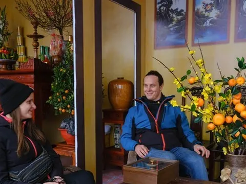 Nghiên cứu mở rộng miễn thị thực cho người nước ngoài tới Việt Nam