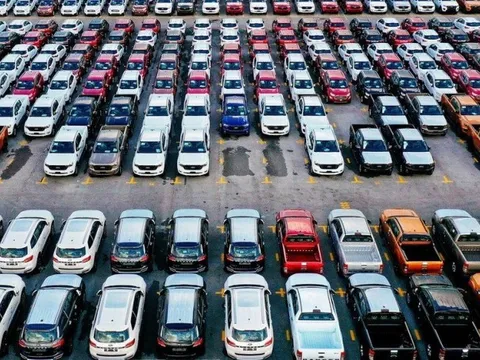 Doanh nghiệp ô tô lao đao vì sức mua sụt giảm trong năm 2023