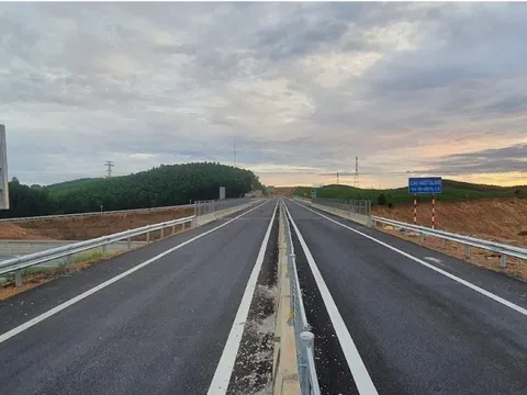 NĐT muốn làm đường 6.800 tỷ nối cảng biển Việt Nam qua Lào tới Thái Lan: "Thế chỗ" Vinhomes tại dự án 1 tỷ USD, thâu tóm cảng Phước An, đất vàng Cao su Sao Vàng