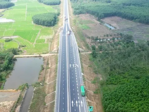 Đường chưa đạt chuẩn đã khai thác theo cao tốc: Rất nguy hiểm
