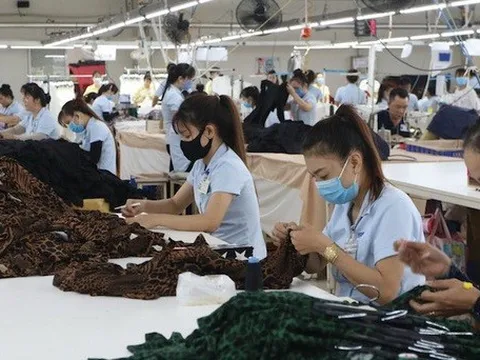 Thiếu lao động, doanh nghiệp tuyển người ngay tại bến xe, bến tàu