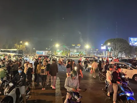 Một điểm đến 'hot' nhất cả nước trong Tết, chủ kinh doanh cảm thán 'Mừng vì khách trở lại, năm ngoái ế quá'