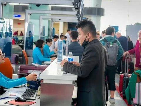 Sắp tăng trần giá vé máy bay