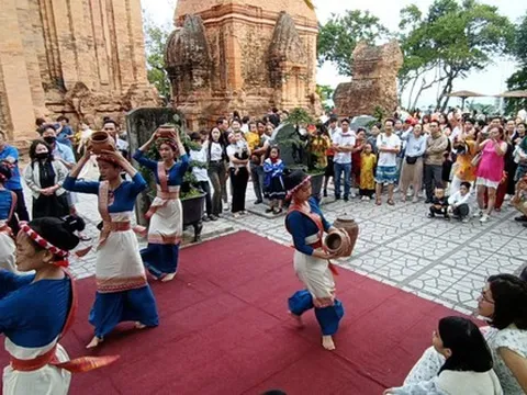 Cần chiến lược đón khách Trung Quốc