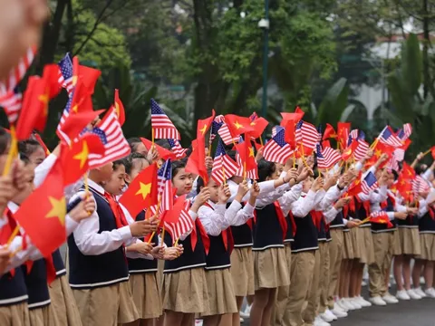 Việt Nam 2024 vào top 'tăng trưởng mạnh nhất' khu vực, một tín hiệu tích cực từ Mỹ có thể đến vào giữa năm