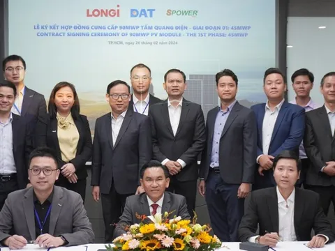 DAT Group, SPower và LONGI ký hợp đồng cung cấp tấm quang điện