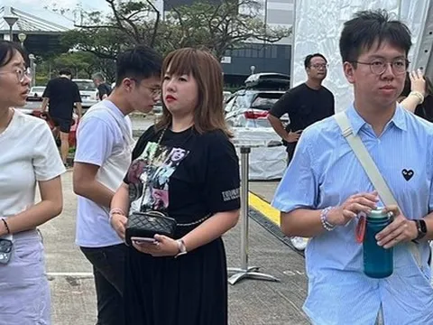 Nhiều fan đeo túi Chanel không được phép vào trong concert Taylor Swift tại Singapore, lý do là gì?